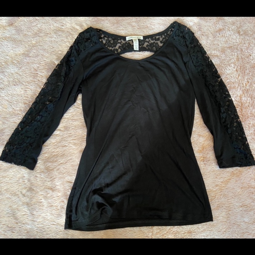 🚨 2/$10 🚨 Black lace top